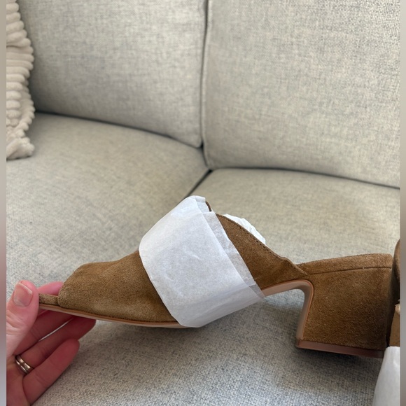 Bernardo Studio Bow Vamp Block Heel Sandal - Picture 3 of 4